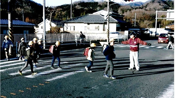 写真：子供の見守り活動